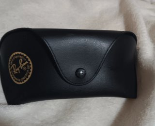 Gafas de sol Ray-Ban negras y verdes