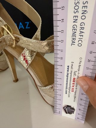 Sandalias doradas tacón alto talla 38