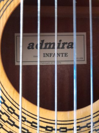 Guitarra clasica Profesional 3/4. Admira infante