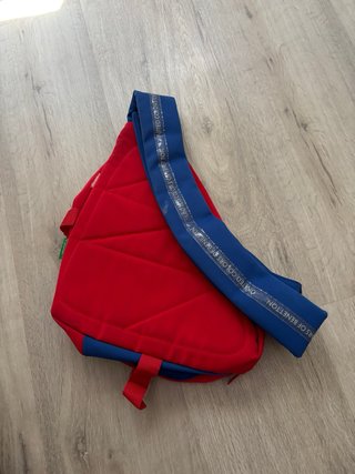 Mochila bandolera United Colors of Benetton