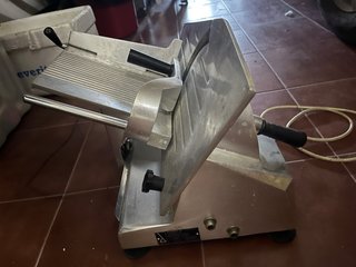 Cortadora de fiambre profesional