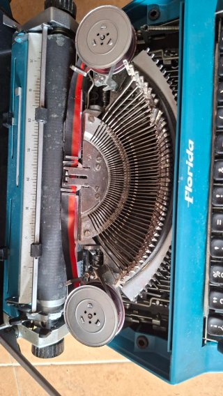 Máquina de escribir Imsa Florida azul