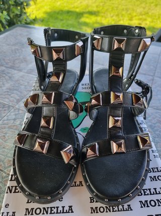 Sandali donna con borchie n.37