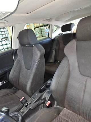 SEAT Leon Sport 140cv con bola/gancho remolque