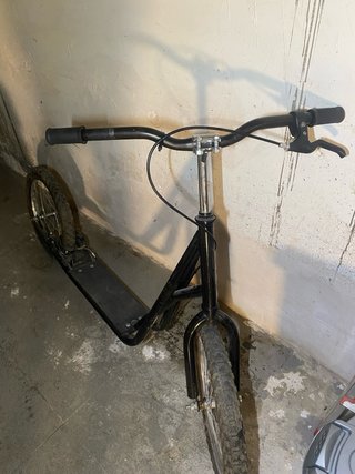 Scooter todoterreno con ruedas grandes