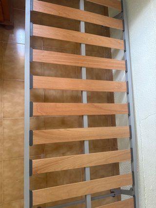 Somier individual metálico con láminas de madera