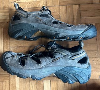 Sandalias Keen T42.5 Trekking Waterpoof.