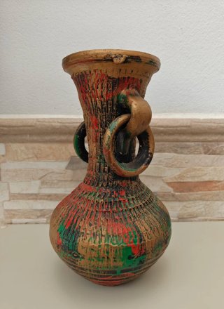 Jarrón de cerámica artesanal pintado a mano
