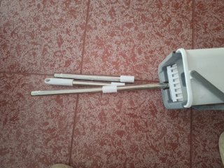 Fregona+mopa para limpiar el suelo
