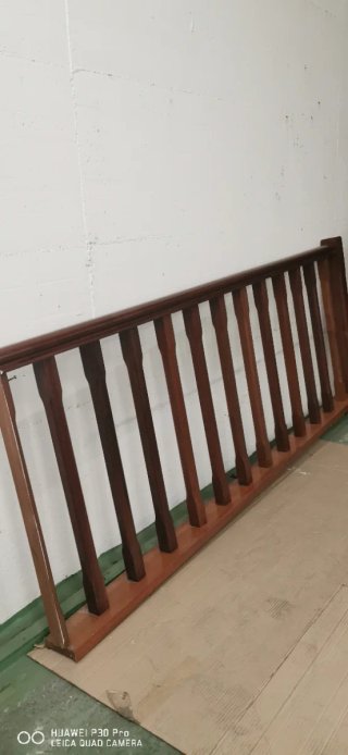 Barandilla de madera maciza