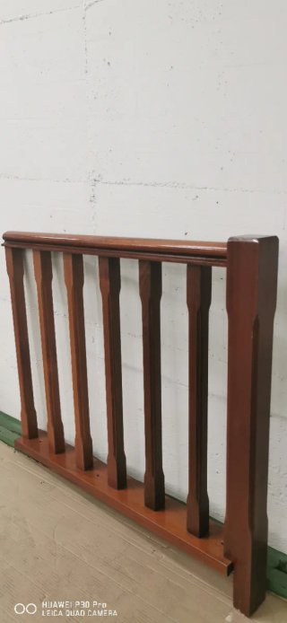 Barandilla de madera maciza