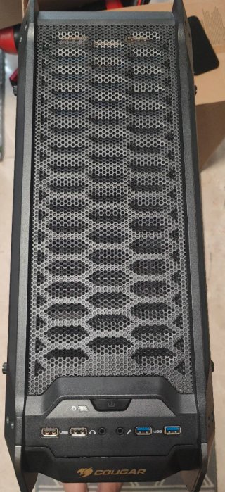 Torre PC Cougar Negra y Gris