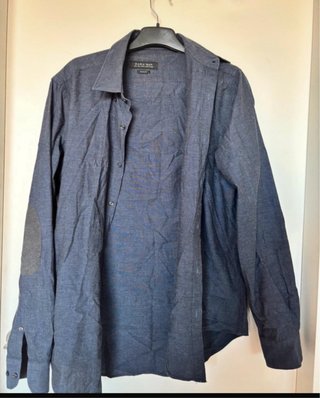 Camisa Zara azul marino con coderas Talla L