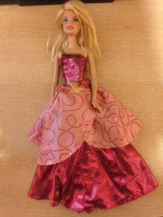 Muñecas Barbie variadas