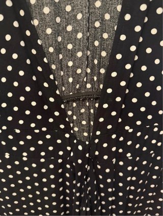 Vestido negro lunares manga corta