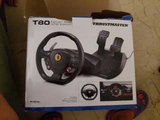 Volante Ferrari PS5/PS4 con Pedales