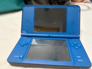 Nintendo DSi XL Azul + Caja + Cargador