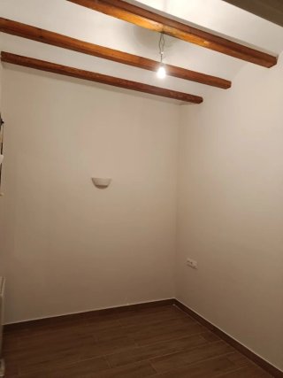 Servicio de pintura para pisos y oficinas