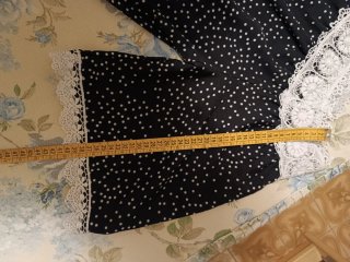 Maglietta donna pois con pizzo collo a barchetta