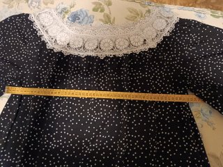 Maglietta donna pois con pizzo collo a barchetta