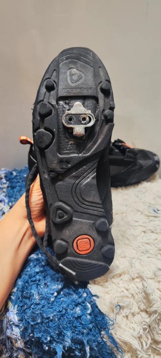 Zapatillas de Spinning Negras y Naranjas