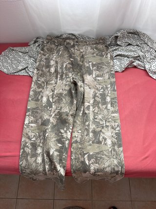 Pantalones camuflaje hojas