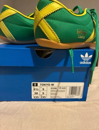 Adidas Tokyo W Verde y Amarillo.