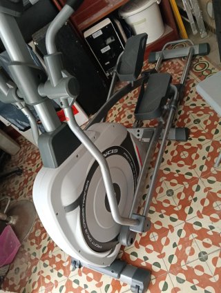Bicicleta Elíptica BH Fitness NC19
