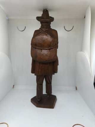 Scultura in legno uomo con cappello