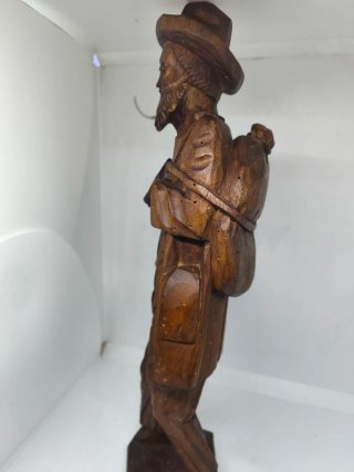 Scultura in legno uomo con cappello