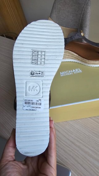 Sandalias Michael Kors Cuña Marrón y Dorado