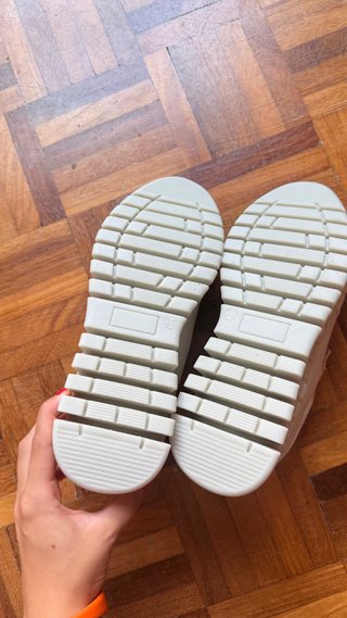 Zapatillas Cetti Beige/Plata sin estrenar