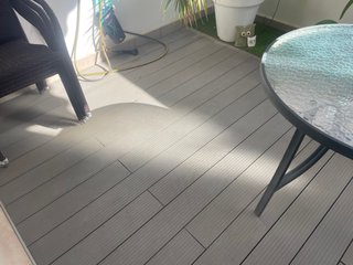 Suelo laminado composite exterior. 15 m2