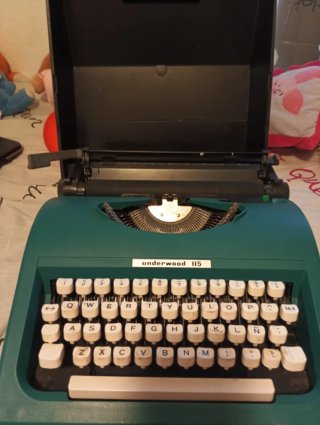 Máquina de escribir Underwood 115