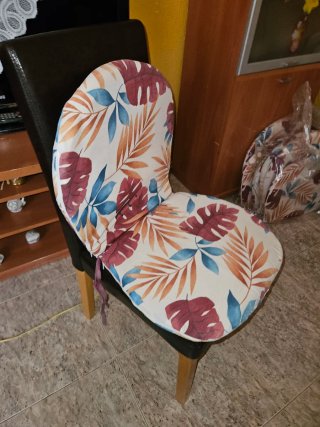 Cojín para silla con estampado tropical