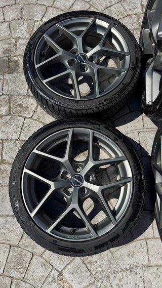 4 Llantas Borbet 17’’ con Neumáticos