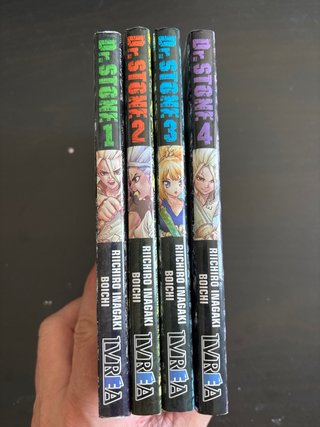 Tomos 1 al 4 del manga Dr. Stone. Editorial Ivrea.
