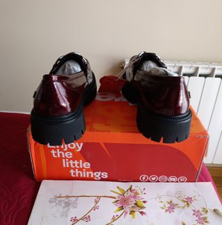Mocasines Refresh Burdeos Charol Plataforma 41