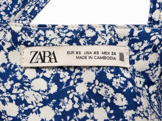Top Zara floral escote V espalda abierta XS