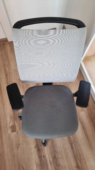Silla de oficina ergonómica gris