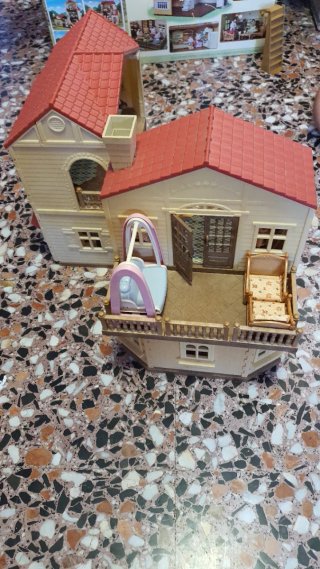 Casa Sylvanian Families con figuras