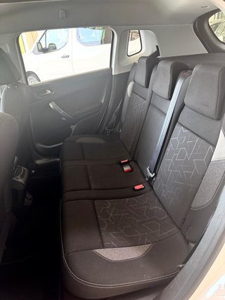 PEUGEOT 2008 1.6BlueHDI SUV