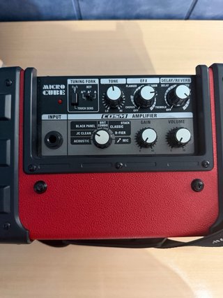 Amplificador Roland Micro Cube Rojo