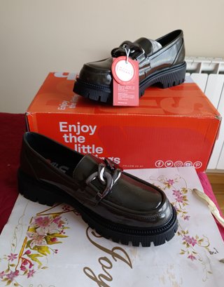 Mocasines Refresh Caqui Charol Talla 40