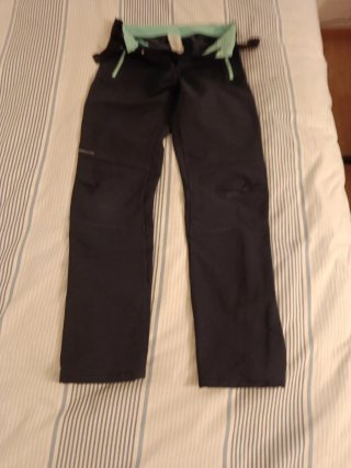 Pantalones montaña Quechua 12/13 años