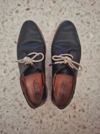Pikolinos Blucher Negro Mujer
