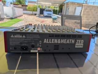 Console di mix Allen & Heath ZED 12 FX