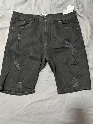 Bermudas negras Pull&Bear rotas