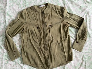 Camisa Mango verde militar botones manga larga