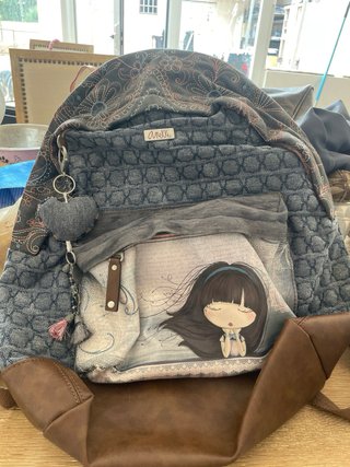 Mochila Anekke denim bordada con llavero